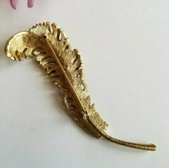 Relisted - vintage Coro Pegasus feather brooch gold tone pin - Picture 7 of 8